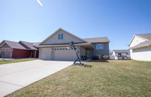 120 Timberwolf Ct, Mankato, MN 56001-6572