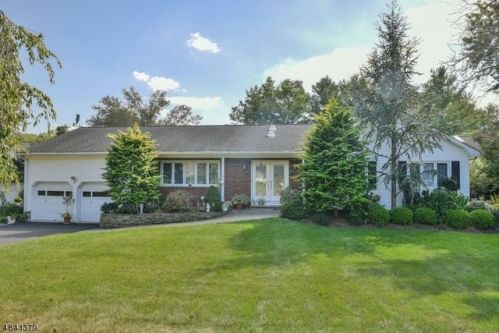 34 Brittany Rd, Montville Township, NJ 07045-9577