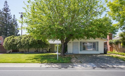 10307 Georgetown Dr, Rancho Cordova, CA 95670-2301