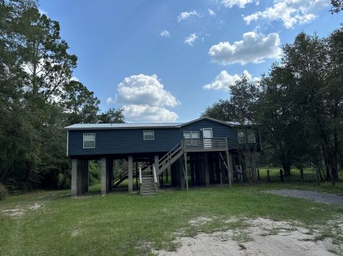 963 St Marys River Bluff Rd, Saint George, GA 31562-4058