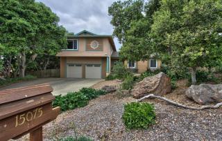 15075 Oak Hills Dr, Salinas, CA 93907-1116