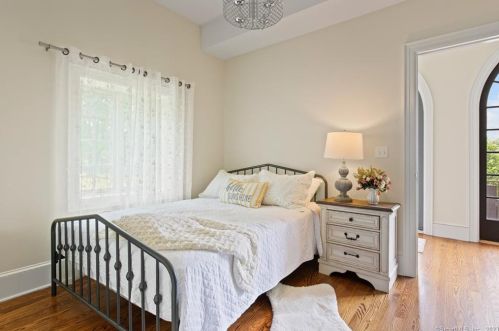 1428 Monroe Tpke, Upper Stepney CT  06468-1443 exterior
