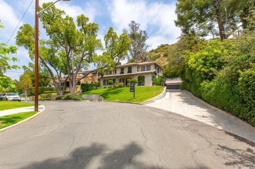 815 Mountain St, Glendale CA  91202-1037 exterior