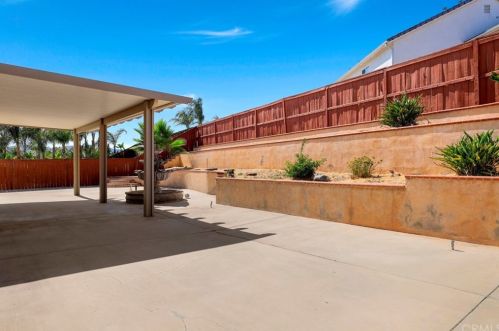 12758 Royal Palm Ln, Riverside CA  92503-7077 exterior