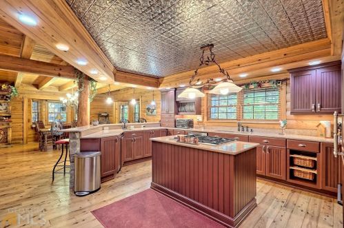 9812 State Highway 60, Suches, GA 30572-1137