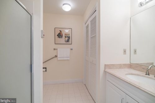 2241 Windrow Dr, Princeton, NJ 08540-5020