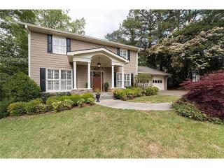 916 Riverbend Dr, Lilburn, GA 30047-2210