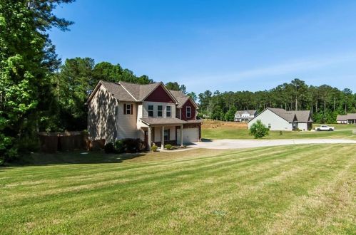 27 High Pass, Newnan, GA 30263-8206