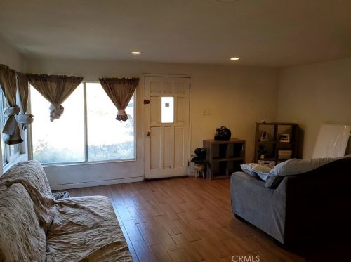 10348 Victoria Ave, Riverside CA  92503-6022 exterior