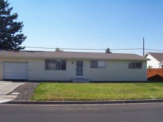 113 J St, Ephrata, WA 98823-1741