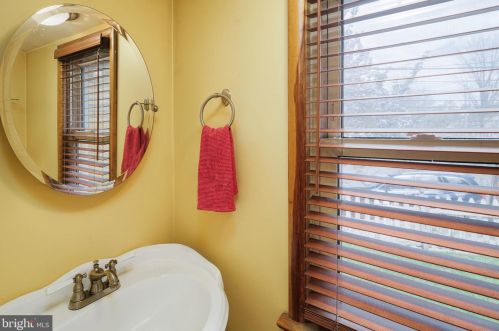 3 Park Ave, Haddonfield NJ 08033-1639 exterior