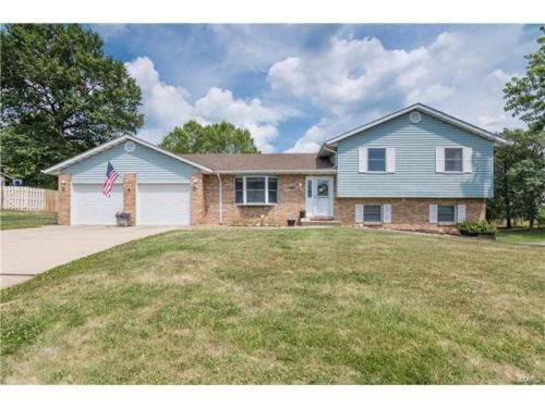 1101 Briarwood Dr, Fort Russell, IL 62010-1179