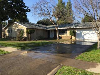 624 Pico Ave, Fresno, CA 93705-1007