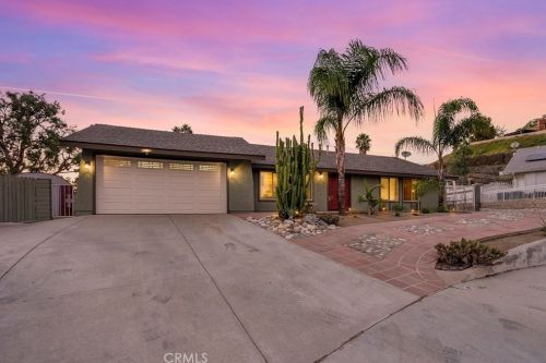 6101 Trujillo Way, Riverside, CA 92509-6210