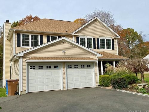 276 Soundview Ave, Huntington CT  06484-2137 exterior