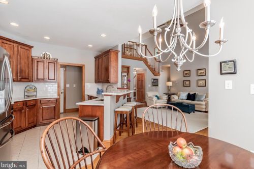 5 Linden Dr, Carlisle PA 17015-6906 exterior