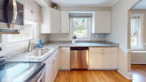 34 Chopmist Hill Rd, Glocester, RI 02814-2075