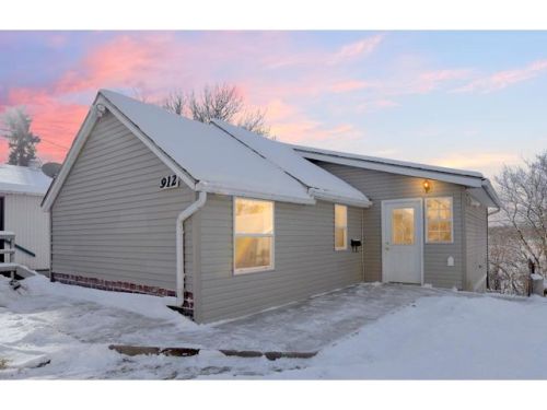912 6th St, Brainerd, MN 56401-4045