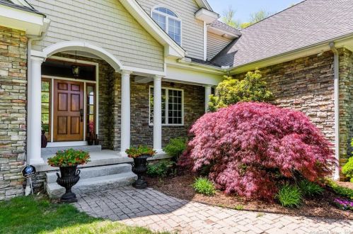 99 Pinnacle Ln, Chester, CT 06412-1144