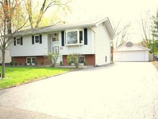 7226 Poplar Ln, Oak Brook IL  60561-4250 exterior