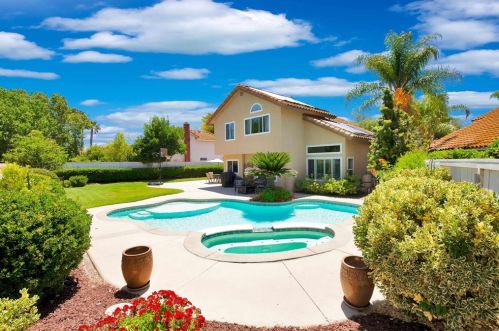 39810 Amberley Cir, Temecula CA  92591-7007 exterior