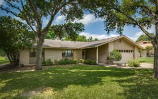 126 Deer Hollow Dr, Fair Oaks, TX 78006-1908