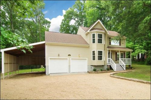 6808 Holly Springs Dr, Zanoni, VA 23061-4279