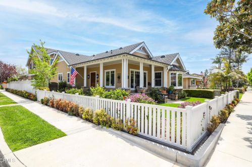 1746 Main St, Huntington Beach CA  92648-2723 exterior