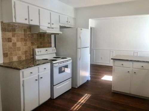 2112 Shady Grove Rd, Irving TX  75060-6430 exterior