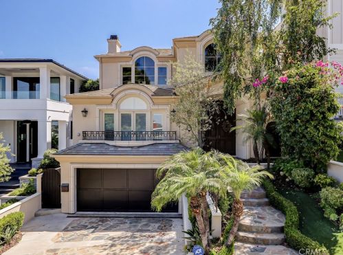 856 9th St, Manhattan Beach, CA 90266-5871