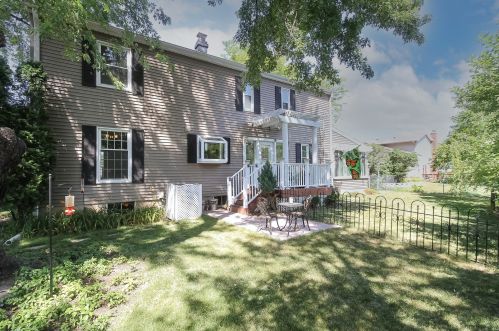 258 El Paso Ln, Carol Stream IL  60188-1737 exterior