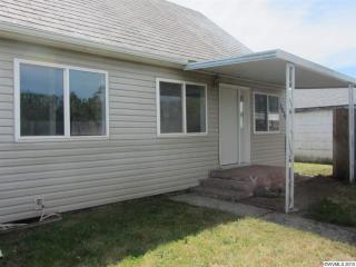 3870 Santiam Hwy, Lebanon OR  97355-3744 exterior