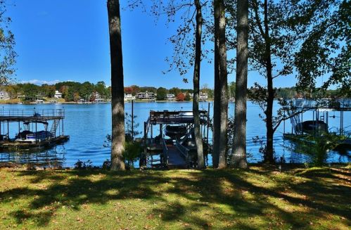86 Admirals Point Cir, Dawsonville, GA 30534-7491