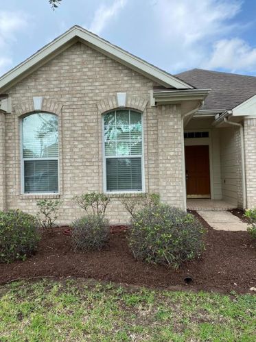 1631 Crescent Shores Ln, Taylor Lake Village TX  77586-4166 exterior