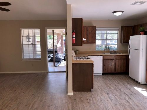 7806 Brodie Ln, Austin, TX 78745-6709