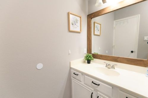 1101 Whistle Stop Dr, Fort Worth TX 76131-4924 exterior