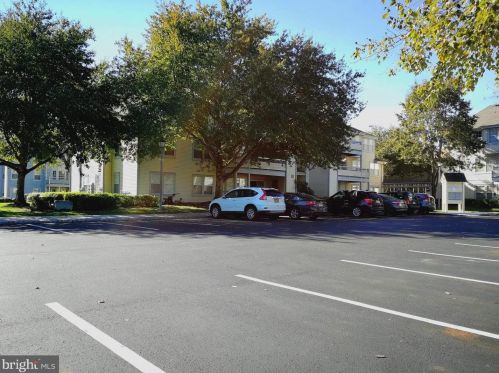 207 Salem Ct, Princeton NJ 08540-7038 exterior