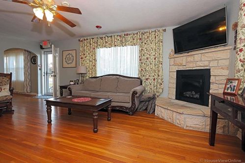 637 Center St, Bismarck, MO 63624-9097