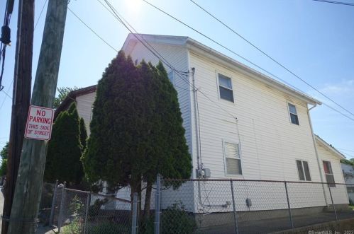 24 Ayers St, Waterbury, CT 06706-1302