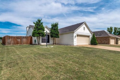 7716 Crownwood Dr, Fort Worth, TX 76137-1040