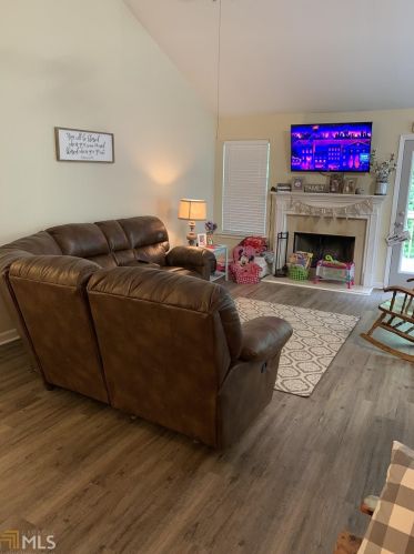 156 Fairfield Dr, Jefferson, GA 30549-7418