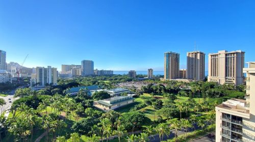1925 Kalakaua Ave, Honolulu HI  96815-1827 exterior