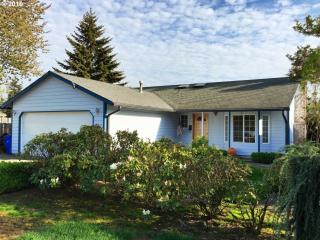 8518 Brazee St, Portland, OR 97220-5325
