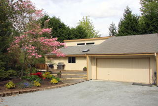 1908 130th Ave, Bellevue, WA 98005-2206