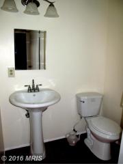 8674 Bent Arrow Ct, Springfield VA  22153-3704 exterior