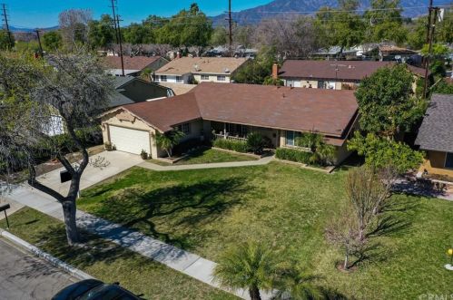 667 Azure Ct, Upland, CA 91786-7108
