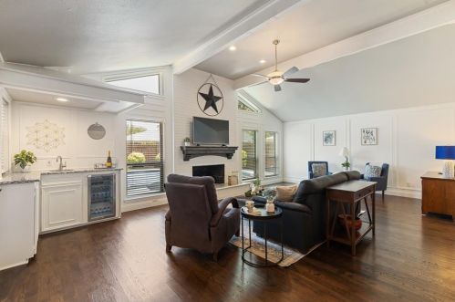 1503 Shannon Pl, Carrollton, TX 75006-1516