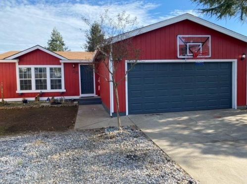 33 Copper Meadow Dr, Copperopolis, CA 95228-9682