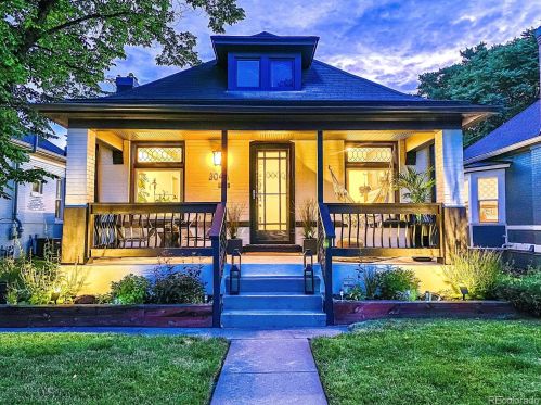 3043 Vine St, Denver, CO 80205-4637