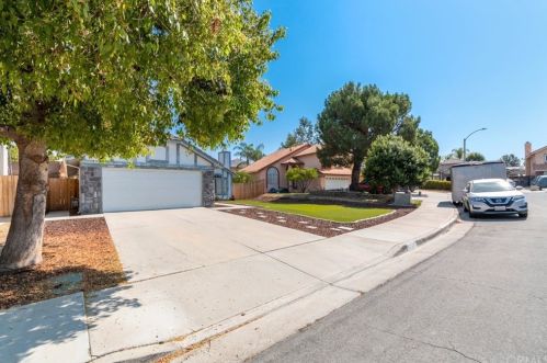 22392 Hillshore Ct, Wildomar, CA 92595-7305